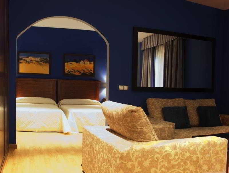 Ciudad Del Renacimiento Otel Baeza Oda fotoğraf